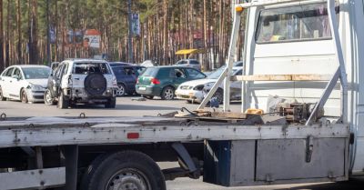 Trzy osoby, w tym dziecko, zginęły w zderzeniu auta z lawetą